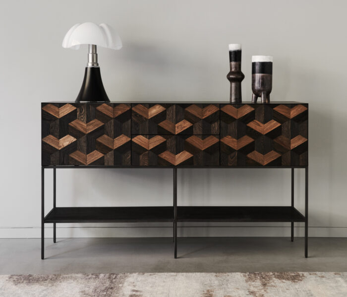 SIDEBOARD ILLUSION